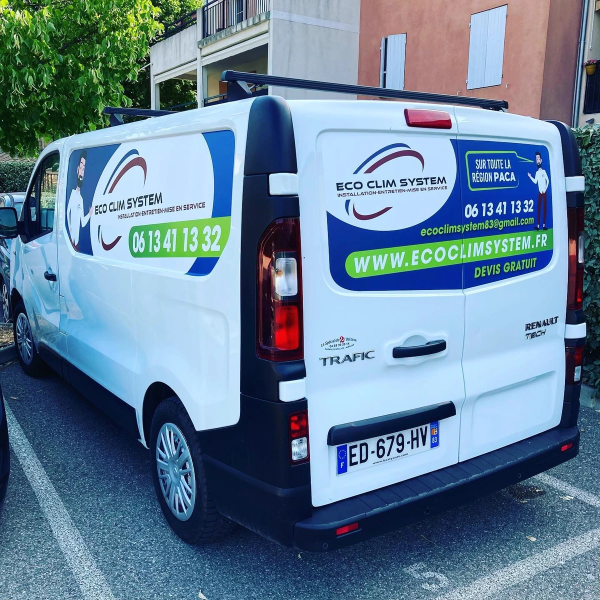 Habillage adhésif Eco Clim System — vue trois quarts arrière